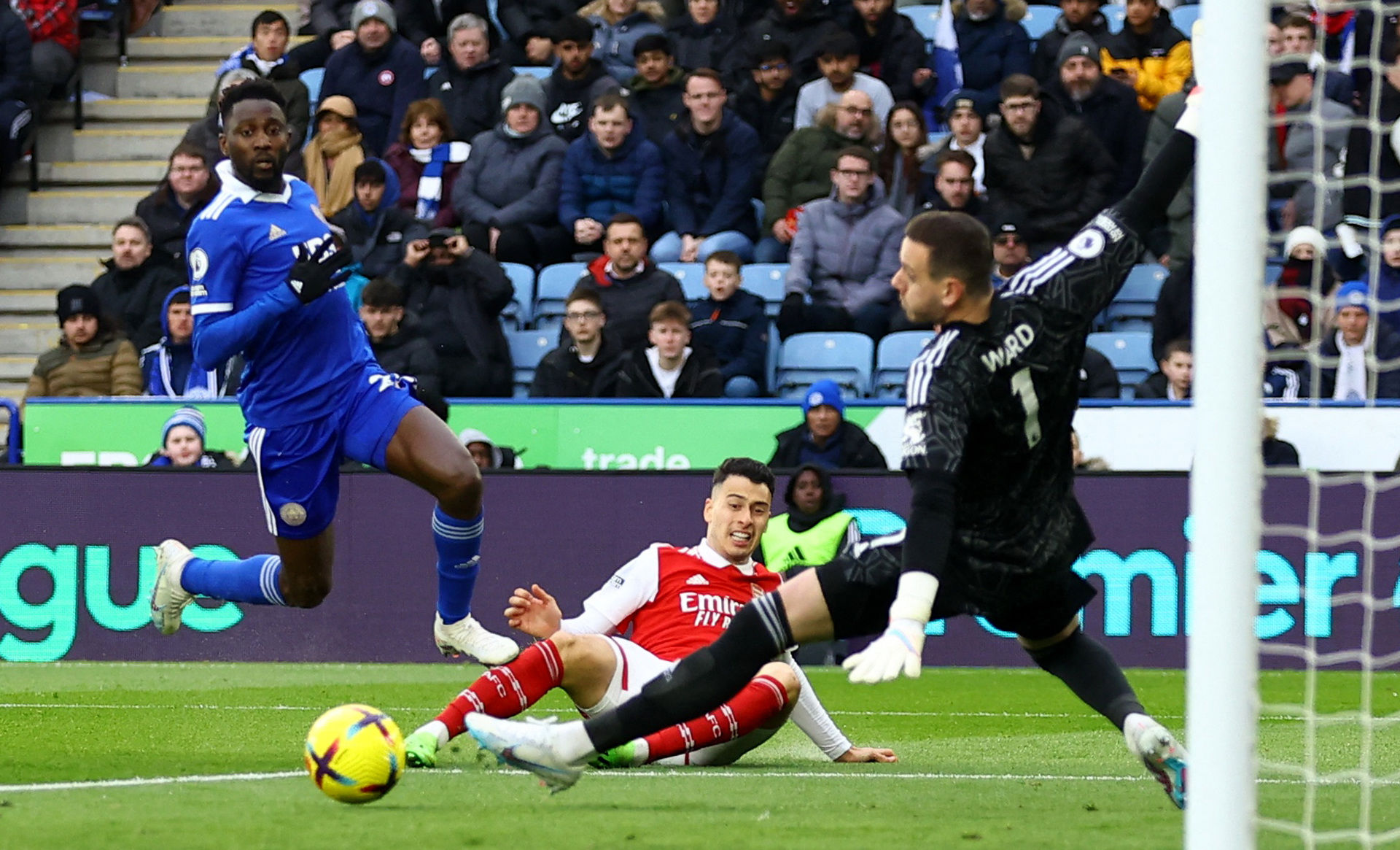 里被罚下后 里被罚下后